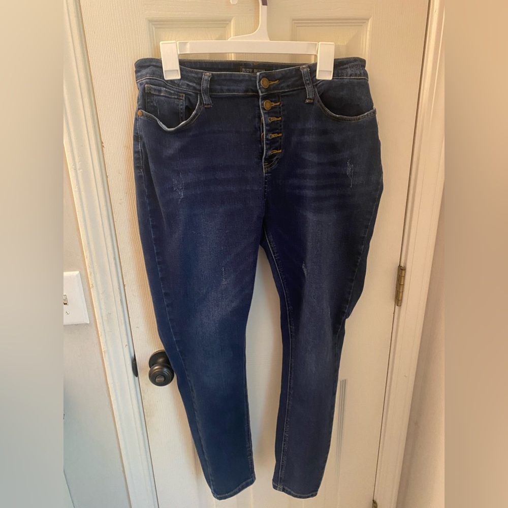 Judy Blue, skinny fit, dark denim. Size 13/31